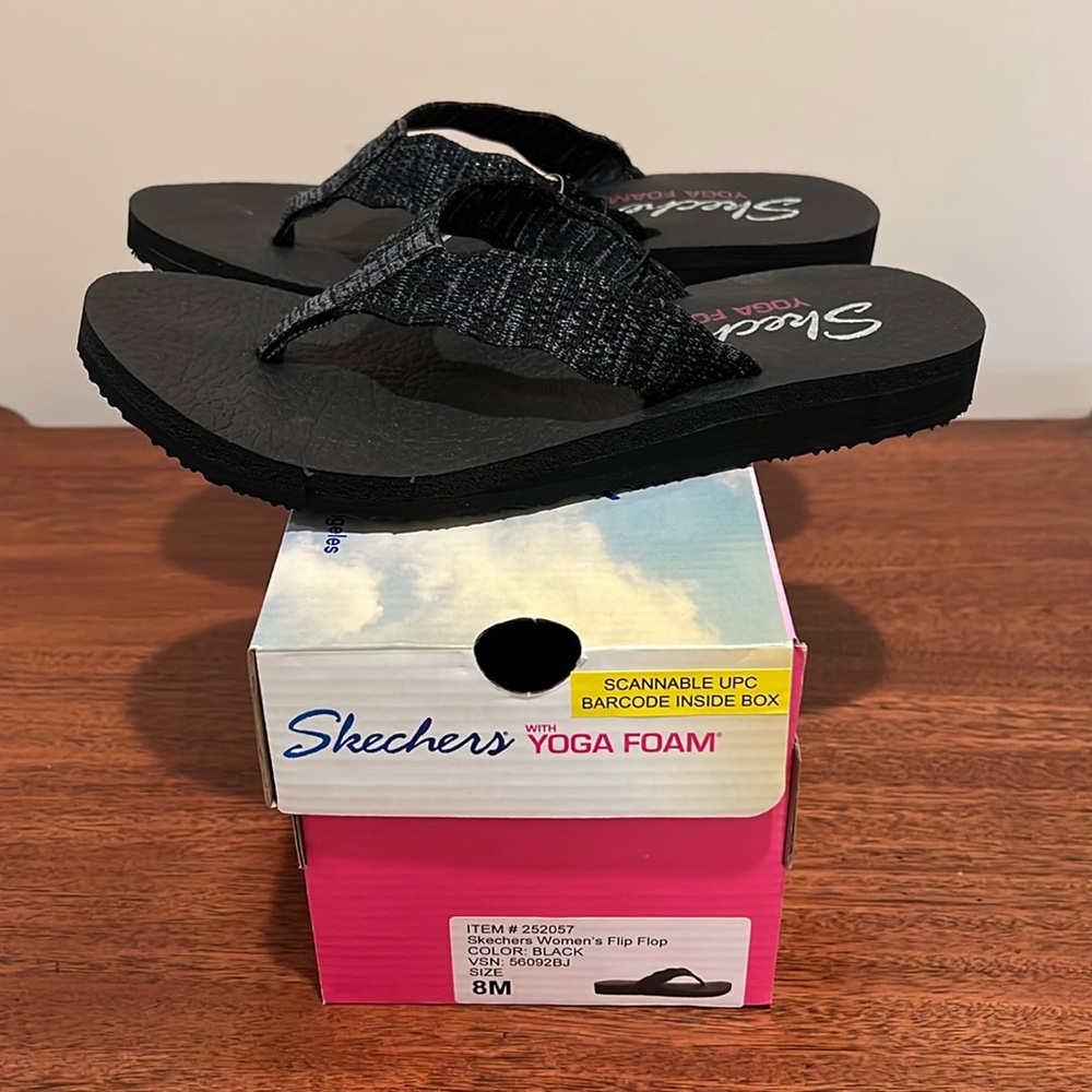 Skechers Flip Flop with Yoga Foam, Black Size 8, New in the Box